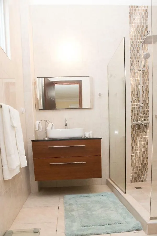 Apartment Ferienwohnung Hamptons At Fairway Across From Ac Marriott Unit No3 Kingston Jamaika